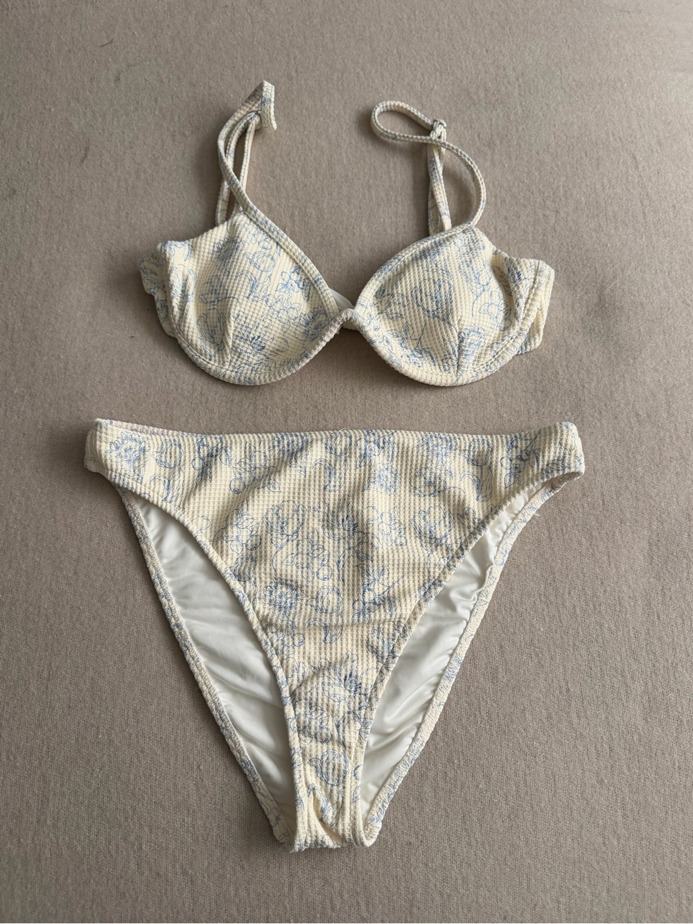 Dippin’ Daisys Cream & Light Blue Floral Underwire Bikini Set - Women Swim